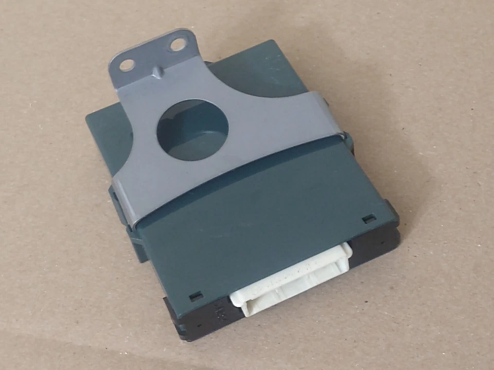 Módulo de control de puerta de enlace de red Lexus RX350 2007-2009 89111-48090 Foto 3 de 4