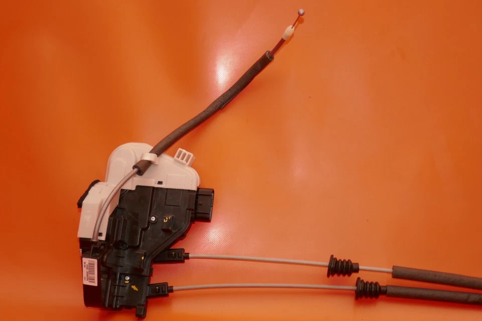 Cerradura pestillo puerta trasera derecha hyundai santa fe 2013 2014 2015 2016 2017 81420-2w000 Foto 2 de 4