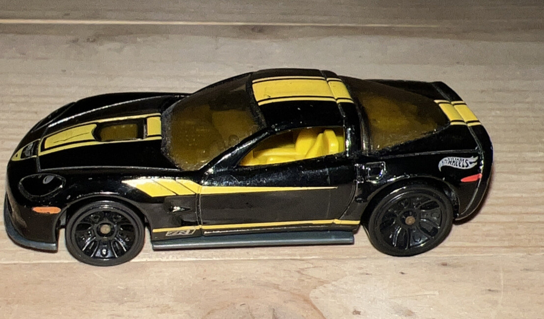 Hot Wheels 2009 Chevy Corvette ZR1 Black multi pack