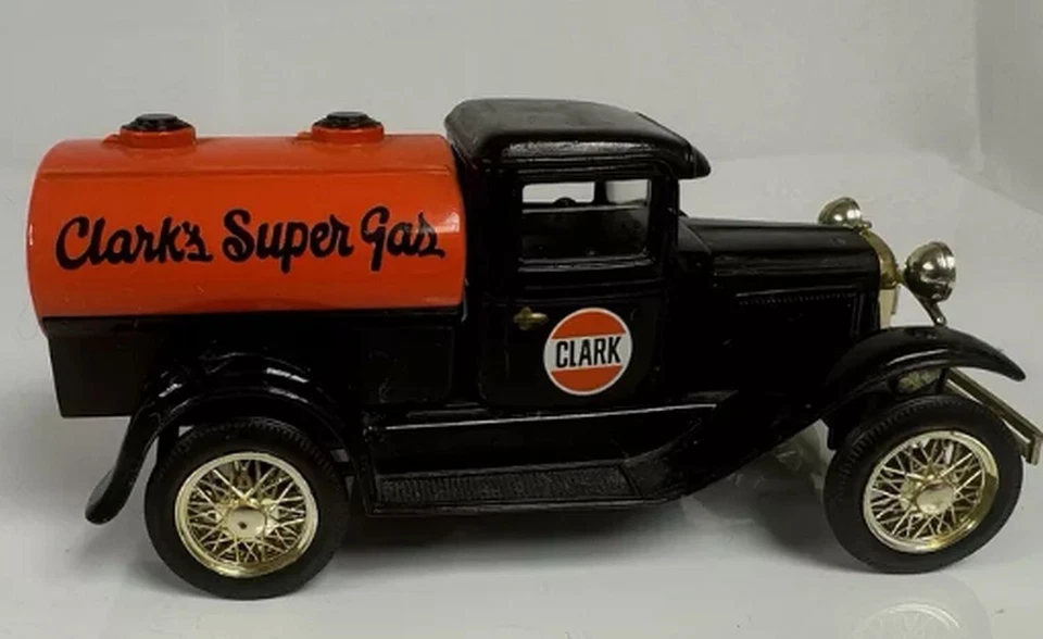 Liberty Classics Clark 1930's Ford Model A Tanker Truck Die Cast NIB Bank #819 - Image 2 of 4