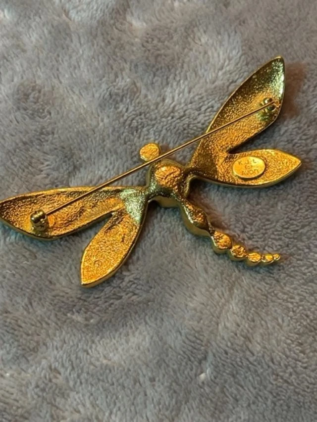 Signed KJL Avon  Dragonfly Brooch Pin w Sparkly Swarovski Stones & Gold Trim - Image 4 of 4