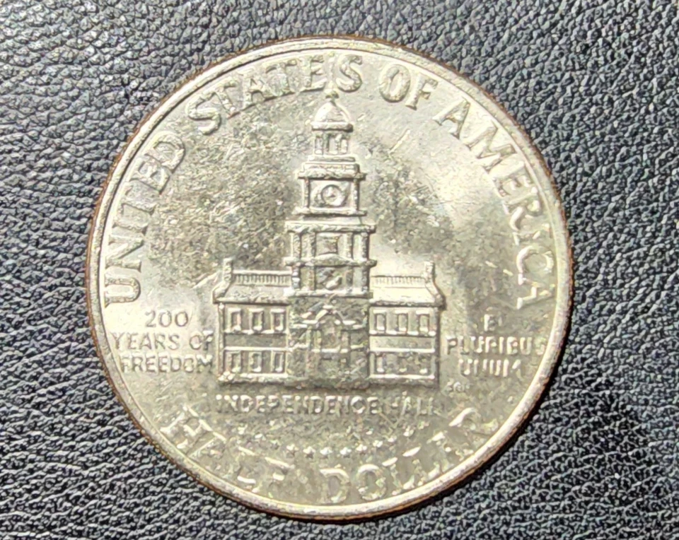 Bicentennial No Mint Mark, Close AM Kennedy Half Dollar Coin - Image 2 of 3