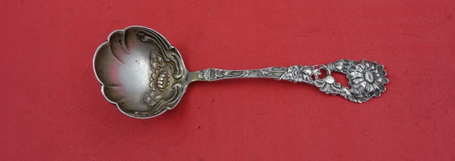 Daisy by Paye and Baker Sterling Silver Sauce Ladle w/ flowers in bowl 4 7/8"