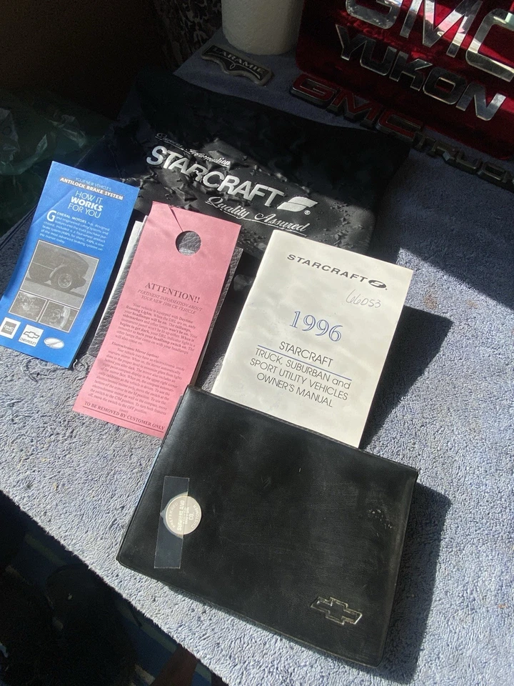 Bolso Chevrolet StarCraft con Cremallera Choo Choo Edición Personalizada Estilo 90’ Foto 2 de 4