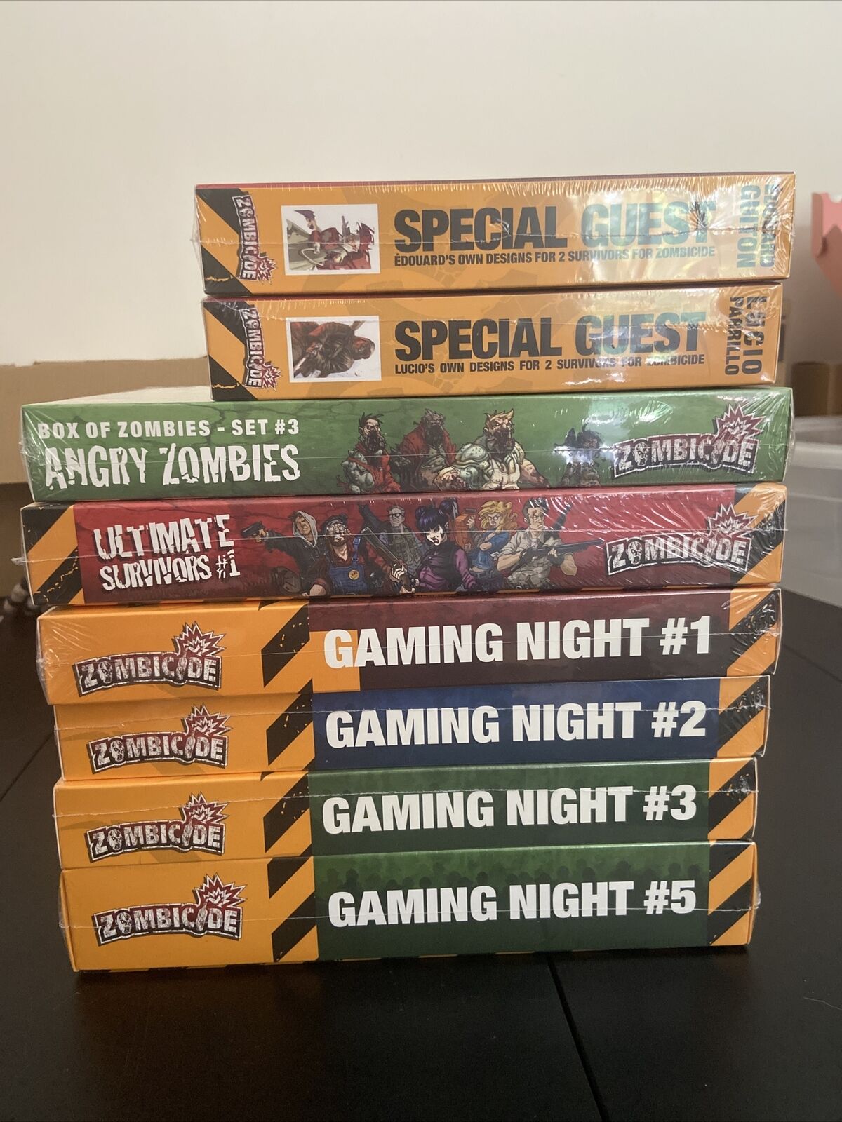  Zombicide Box of Zombies 1 Ultimate Survivors Board Game : Toys  & Games