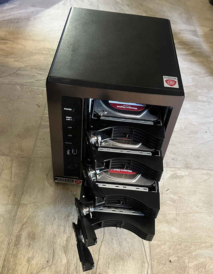 Thecus N5810 NAS 5 Trays /5x 4TB HD - Image 3 of 4