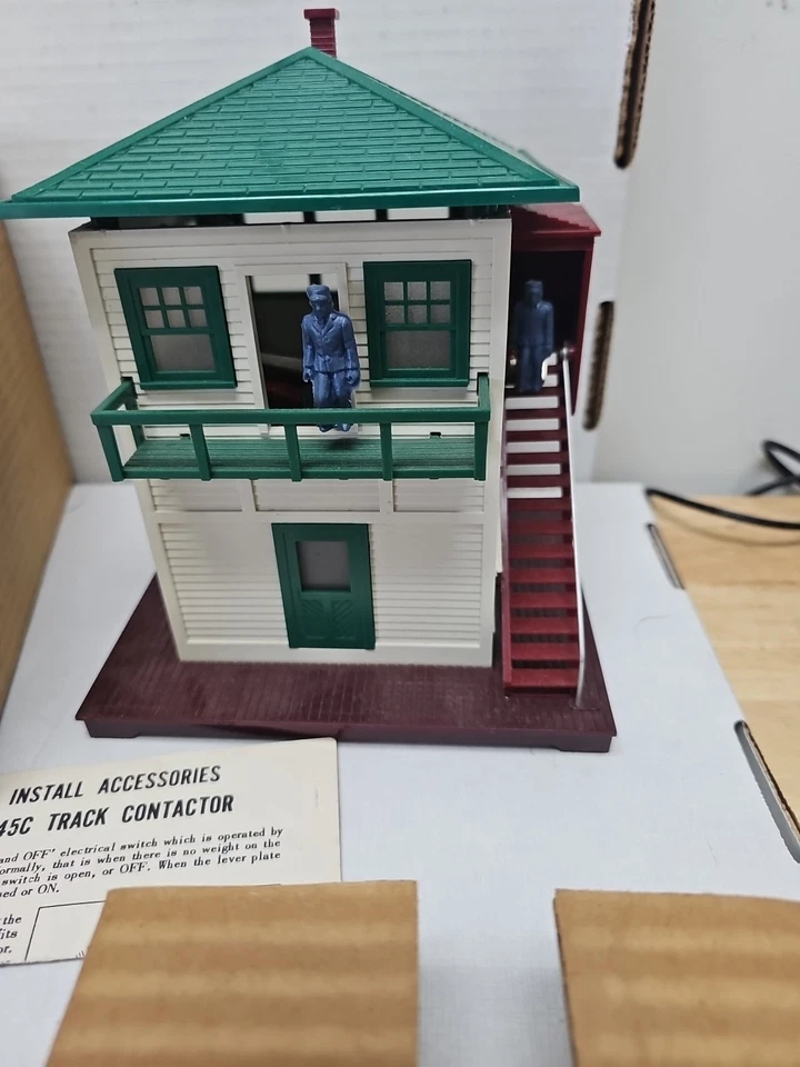 Postwar Lionel #445 Operating Switch Tower From 1952-53~w/Nice OB & Instructions - Image 4 of 4