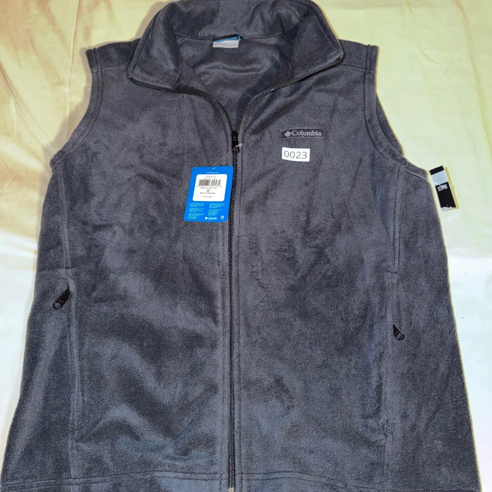 NWT Columbia Steens Mountain Mens M Fleece Vest Black Full Zip AM1135-010
Opens in a new window or t