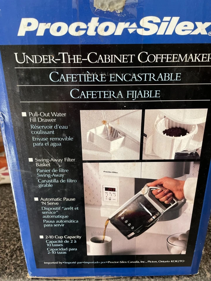 Cafetera debajo del gabinete Proctor Silex modelo #44401 blanca nueva de stock Foto 4 de 4