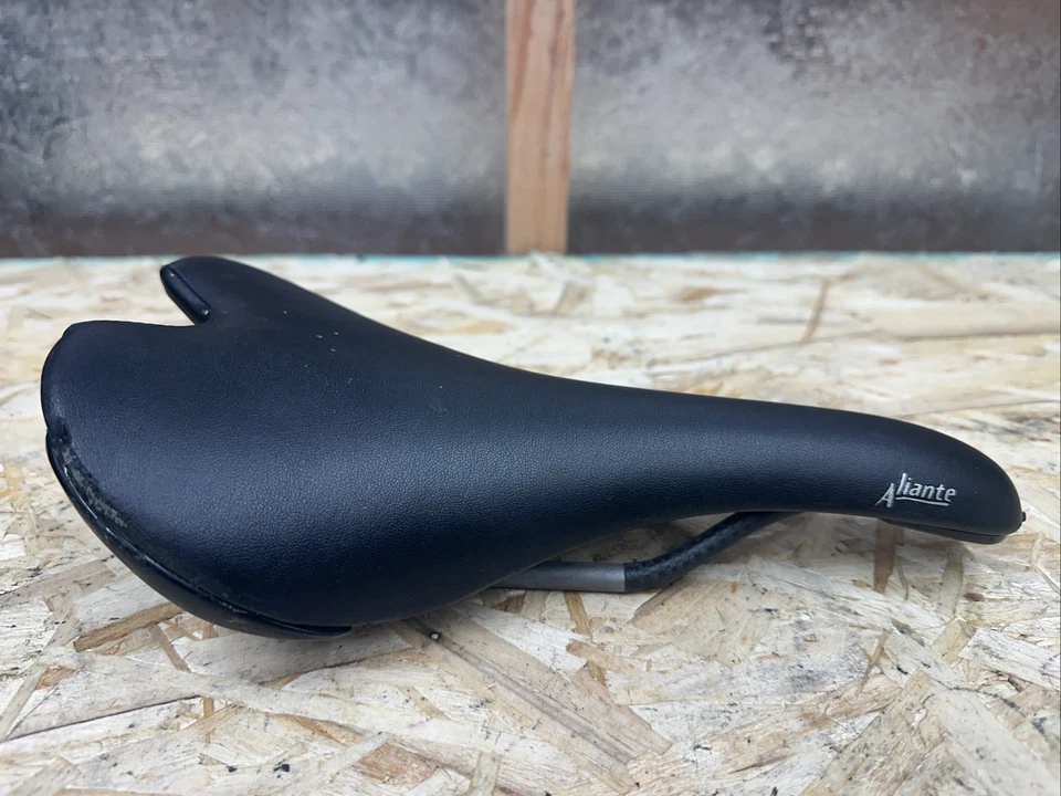 CLASSIC fi'zi:k Aliante bicicleta de estrada 135mm selim trilhos de carbono Fizik preto 196g! - Imagem 2 de 4