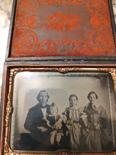 New ListingDaguerreotype family portrait photograph in Union case, 1850–1899, antique