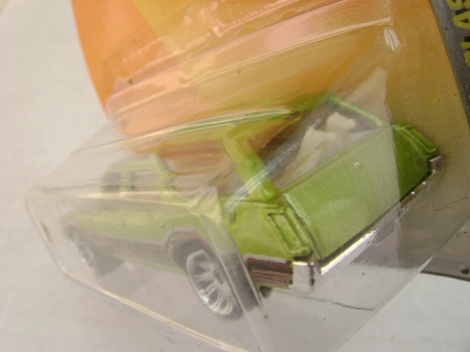 2009 MATCHBOX SUPERFAST HERITAGE CLASSICS #1 71 OLDSMOBILE VISTA CRUISER NEW ON - Image 3 of 4