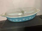 Vintage Turquoise Snowflake Pyrex 1 1/2 Quart Divided w/ Lid