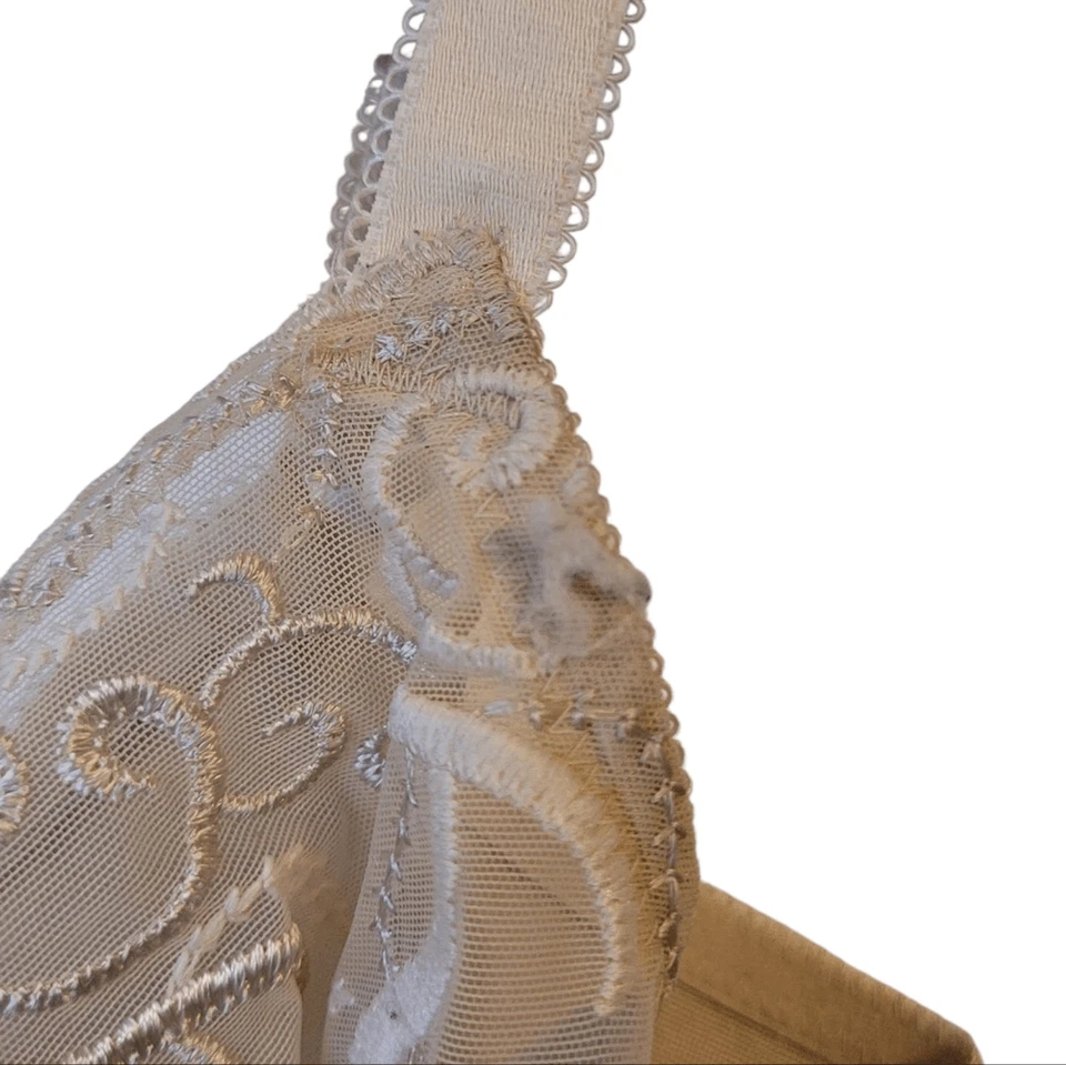 Женский светло-бежевый кружевной полупрозрачный бюстгальтер Wacoal размер 36D - Изображение 3 из 4