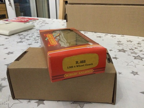 Hornby OO Guage R468, LMS Full Third 4 Wheel Coach In Box. - Foto 6 di 7