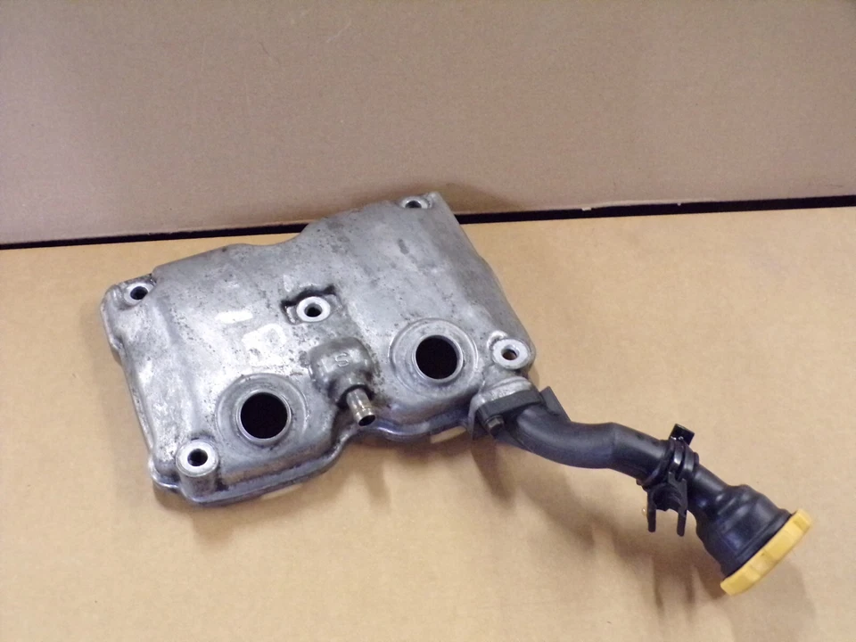 2005 2006 subaru outback legacy valve cover ( driver ) 2.5L - Image 4 of 4