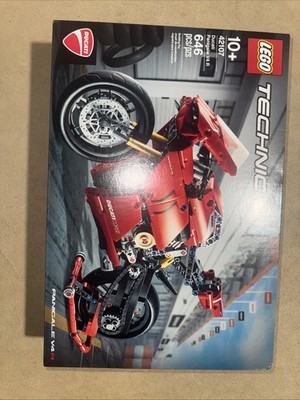 LEGO TECHNIC: Ducati Panigale V4 R (42107)
