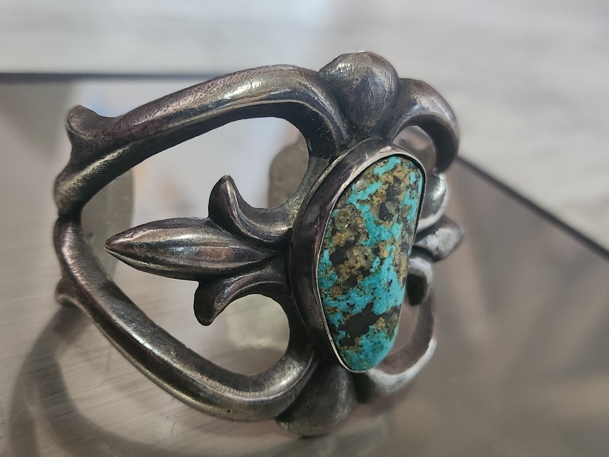 ANTIQUE c. 1930s NAVAJO Sandcast STERLING TURQUOISE BRACELET