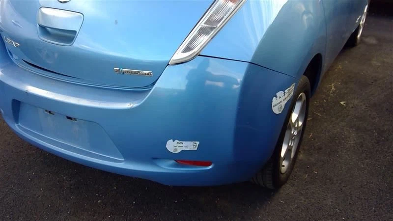 Parachoques trasero Nissan Leaf 2012-2016 OEM 850223NF0H Foto 2 de 4