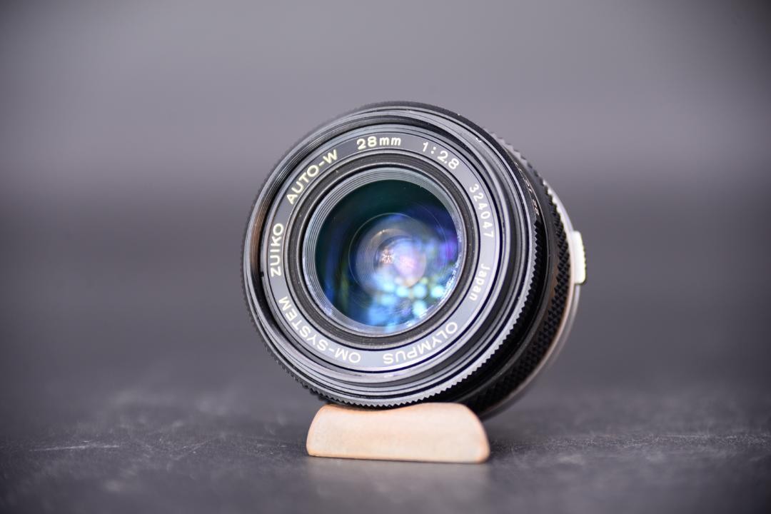 OLYMPUS OM Zuiko Auto-W 28mm f2.8 Lens with Minor Wear and