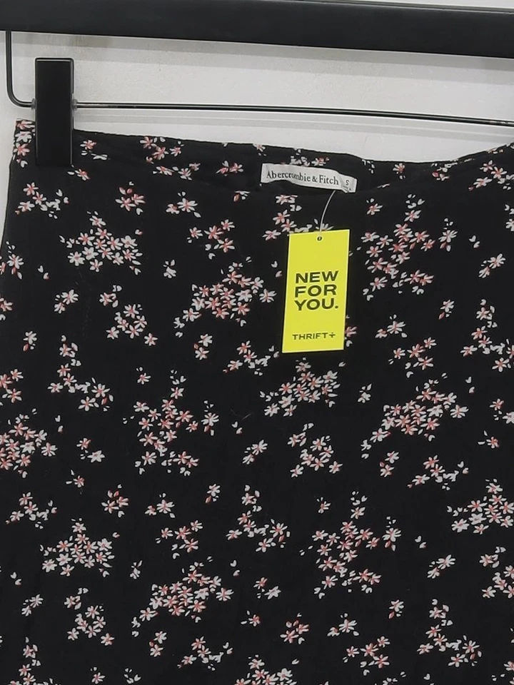 Abercrombie & Fitch Women's Mini Skirt S Black Floral 100% Viscose Short Mini - Image 3 of 4