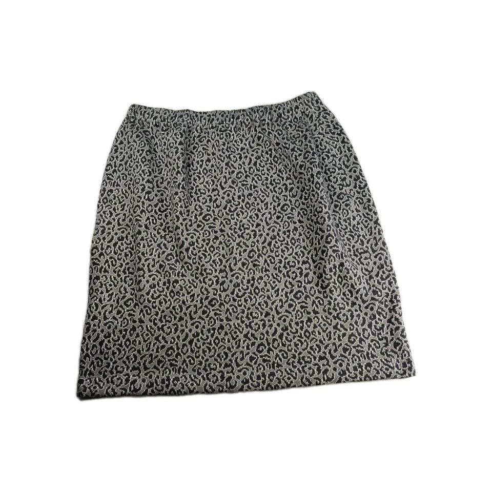 Falda grande de piel de leopardo St John blanca y negra Foto 2 de 4