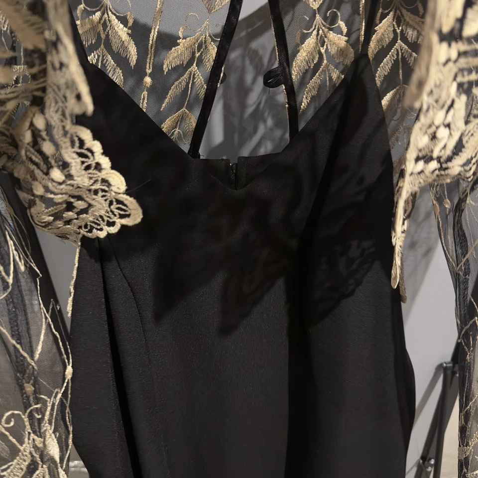 Vestido ceñido al cuerpo negro Anna para mujer con chal dorado de encaje talla L noche cóctel Foto 2 de 4