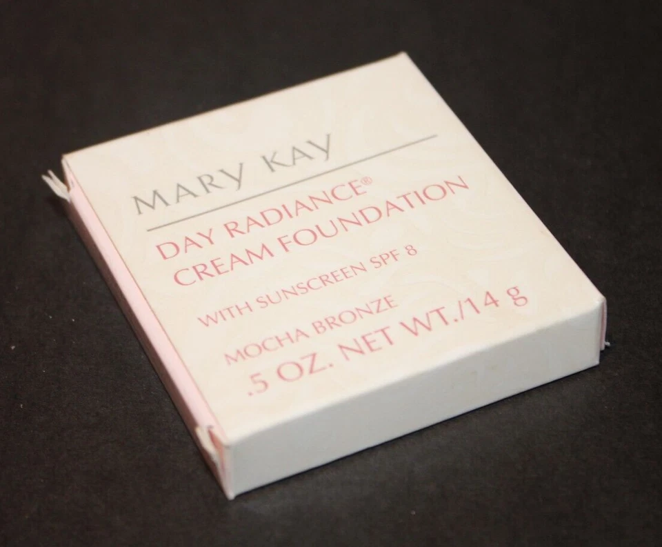 MARY KAY Day Radiance Cream Foundation D .5 oz. Mocha Bronze Sunscreen SPF 8 NEW - Image 3 of 3