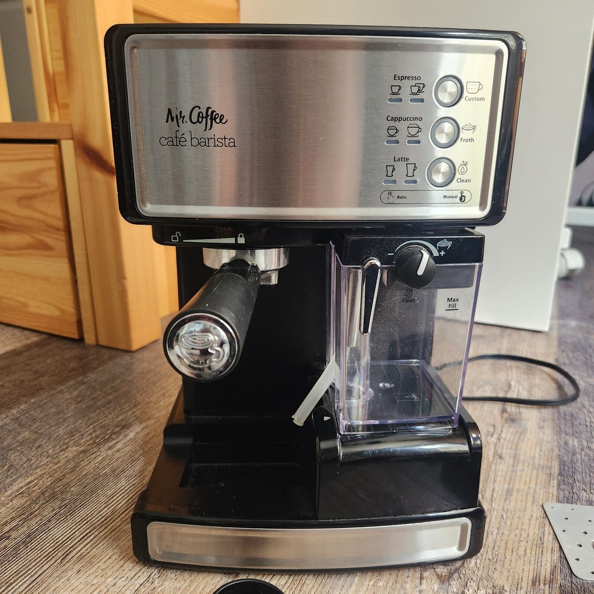 Mr. Coffee Cafe Barista エスプレッソマシン　メーカー Amazon.com: Mr. Coffee Espresso and Cappuccino Machine