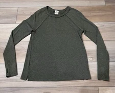 Michael Stars Evereve Womens Olive Top Knit boat neck Shirt Sz XS Frayed Edge
