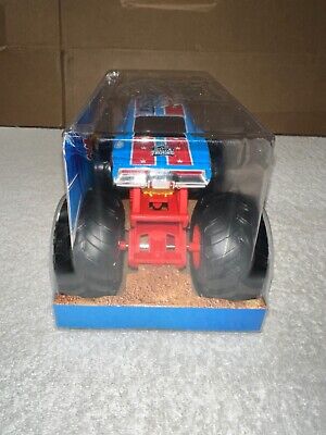 HOT WHEELS MONSTER TRUCKS OVERSIZED 2023 DODGE R/T 1:24 SCALE