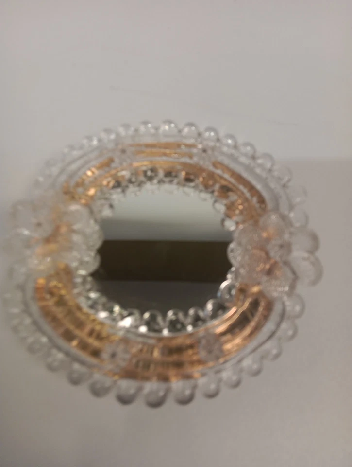 Espejo de pared vintage pequeño de vidrio dorado, detalles de flores Italia veneciana 5" X 5 1/4" Foto 3 de 4