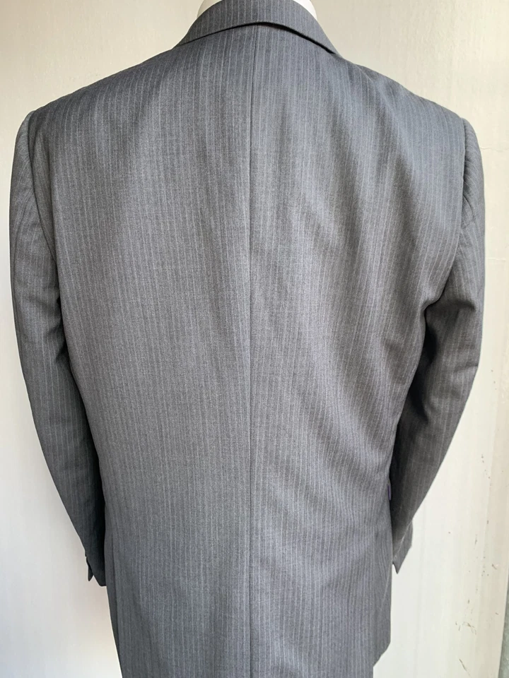 ⭐️  NEIMAN MARCUS  GRAY  SUIT  42  LONG    ⭐️ - Image 4 of 4