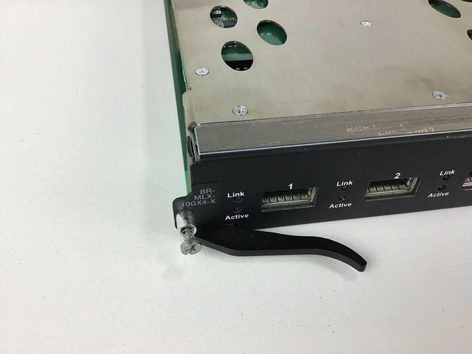 Brocade BR-MLX-10GX4-X 4-port 10GbE (X) Module - Supports 1 million IPv4 Routes  - Image 2 of 3