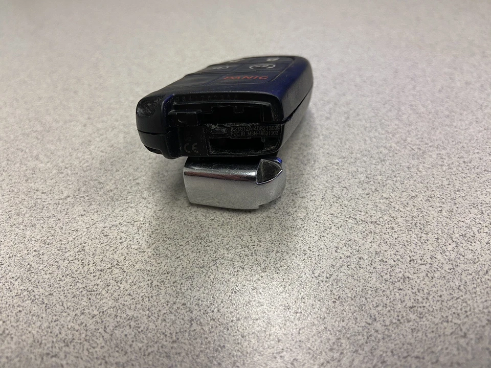 JEEP COMPASS KEY FOB FCC ID M3N-40821302 OEM KEYLESS ENTRY REMOTE OEM - Image 3 of 3