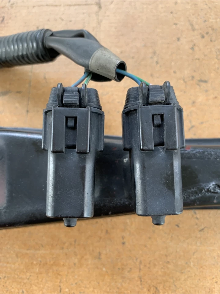 Infiniti QX4 1997-2003 soporte de pestillo de capó soporte vertical con sensor OEM Foto 4 de 4