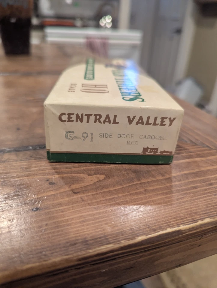 HO Central Valley Caboose Kit SIDE DOOR CABOOSE-RED 27 Model #C-91 Unassembled - Image 2 of 4