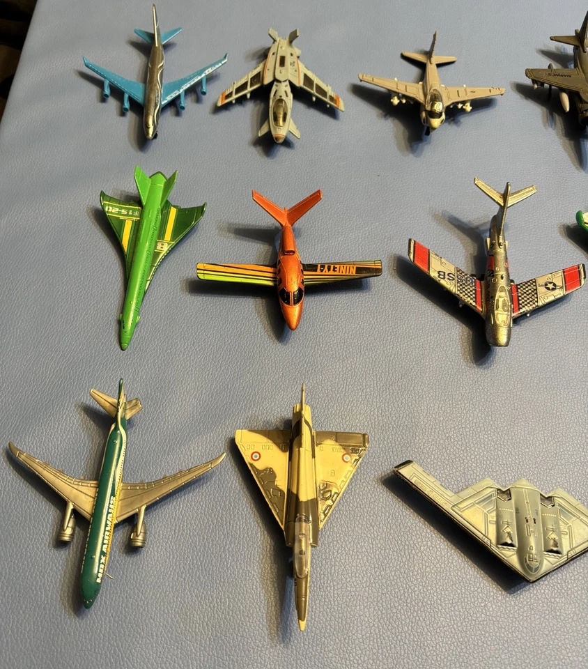 34 Assorted Maisto and MatchBox Fixed and Rotary Aircraft Toys (You get all 34) - Image 4 of 4