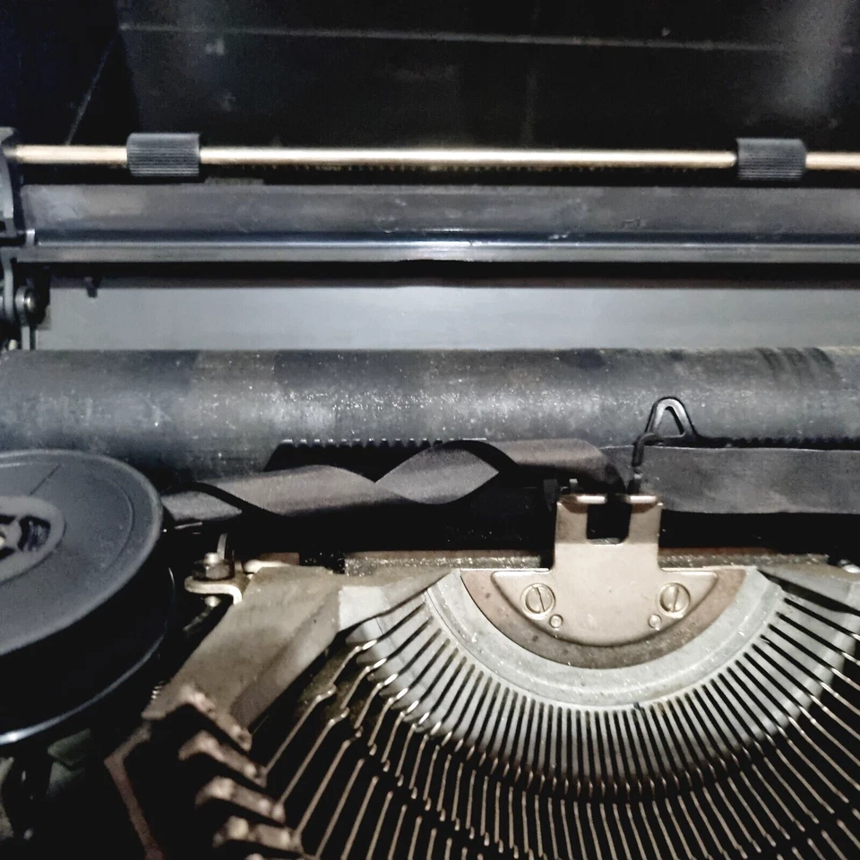 Olivetti Lettera 42 Typewriter Portable Carry Case Blue Black - Image 3 of 4