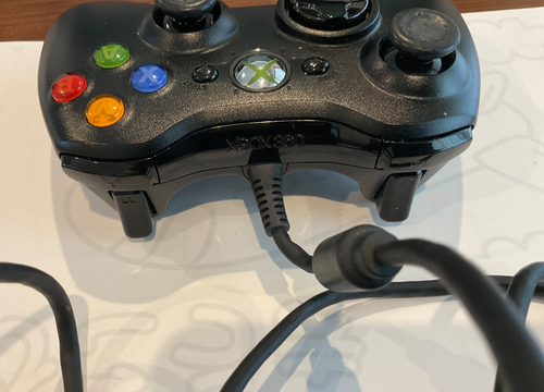 Xbox 360 Wired Controller Black Microsoft Cable length: 2.7m 9ft. - Picture 3 of 4