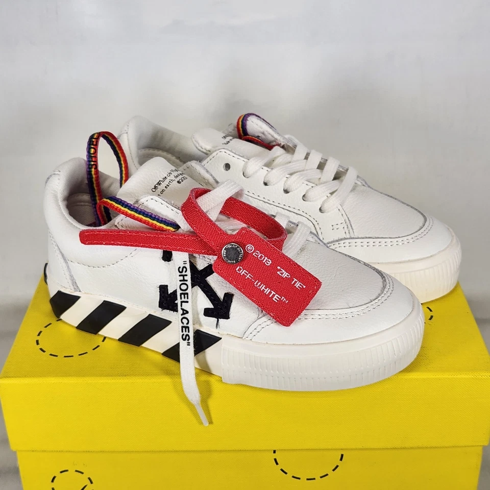 Talla 12 Niños Pequeños (EU 29) - Cuero Vulcanizado Off-White con Cordones - Blanco Negro Foto 2 de 4