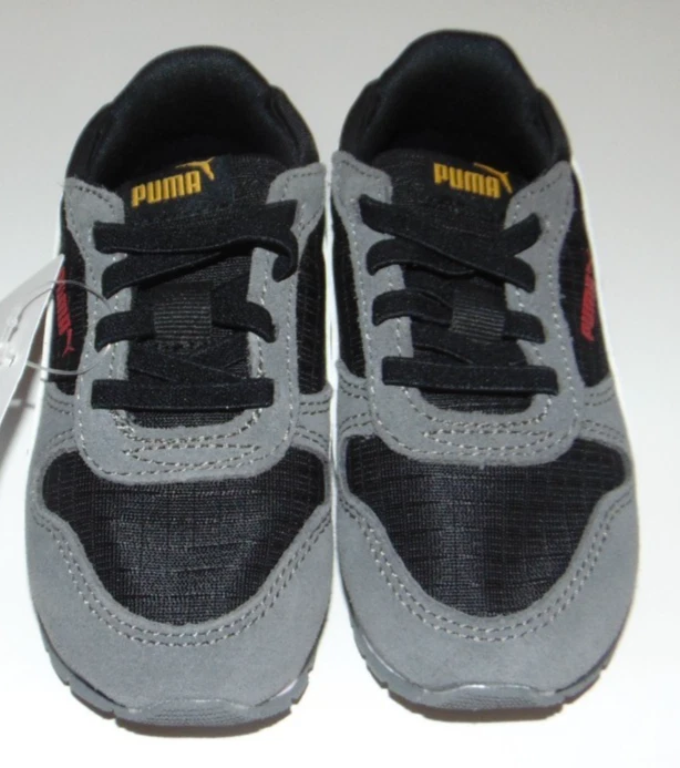 ~¡Zapatillas PUMA nuevas con etiquetas para niños pequeños! Talla 7C Super Lindo FS:)~ Foto 2 de 4