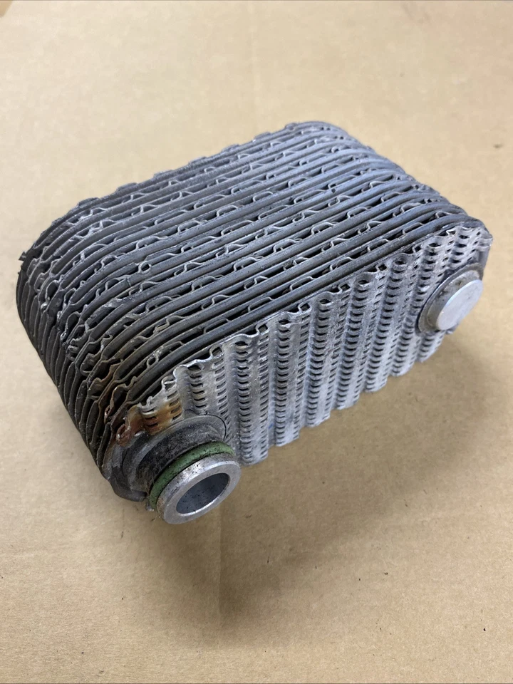 Elemento enfriador de aceite Porsche 944 Foto 2 de 2