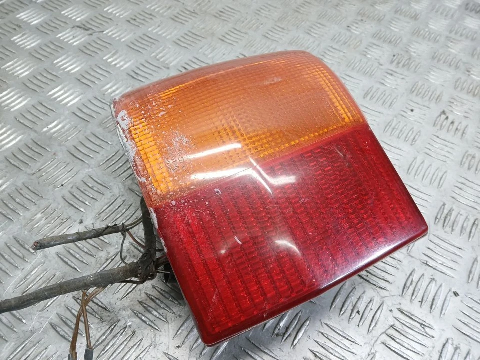 Piloto trasero izquierdo audi 80 90 b3 1991 UST111283 Foto 3 de 4