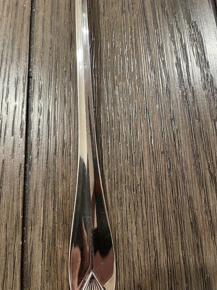 VENTILADOR DE CUBIERTOS SAFRANO HERETAGE MINT LTD / PUNTA DE PLUMA TENEDOR DE ENSALADA RANURADO GRANDE Foto 2 de 4