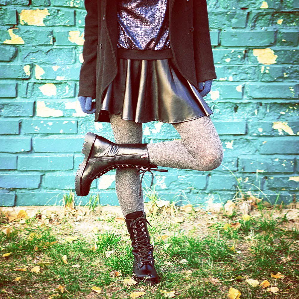 Black combat boots with fur discount