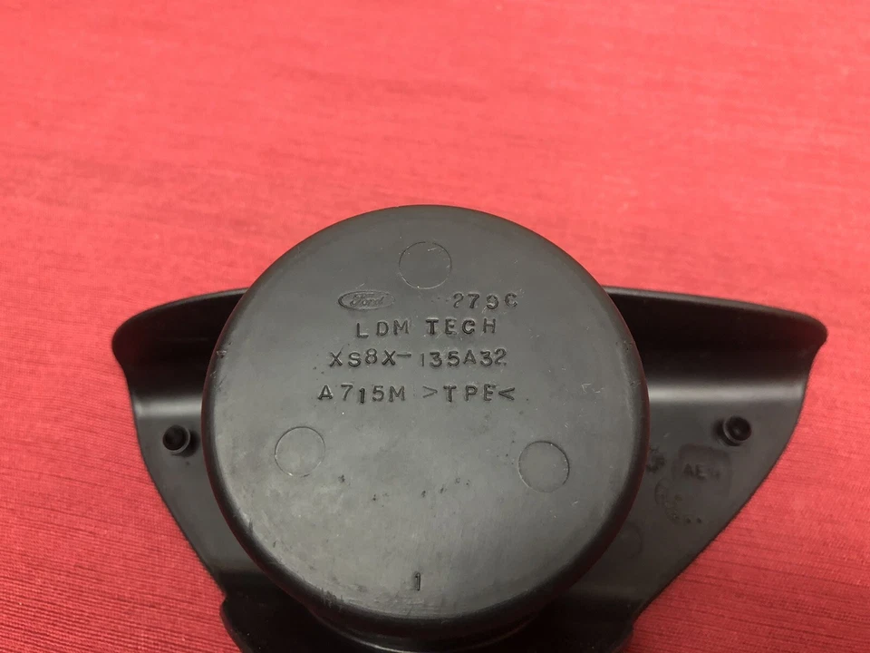 OEM 2002 Mercury/Ford Cougar Center Console Cup Holder - Image 3 of 4