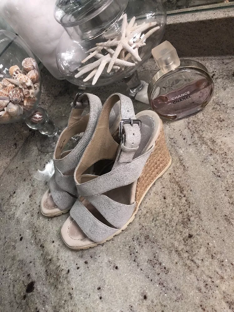 Donald pliner silver best sale sandals
