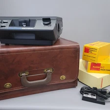 Vtg Kodak 5600 Slide Projector Carousel Remote & Accessories Hard Case Excellent