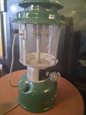 Coleman 220e Two Mantle Lantern Model 220 1980 GC